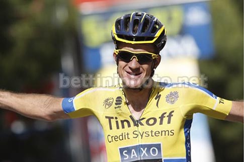 L'australiano Michael Rogers vince in solitaria la Collecchio-Savona, 11a del Giro - Evans sempre in rosa